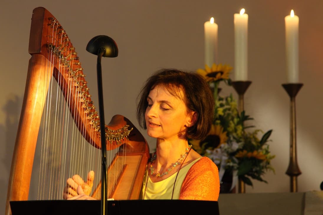 Herzenslieder & Seelengesang, begleitet mit Harfenmusik